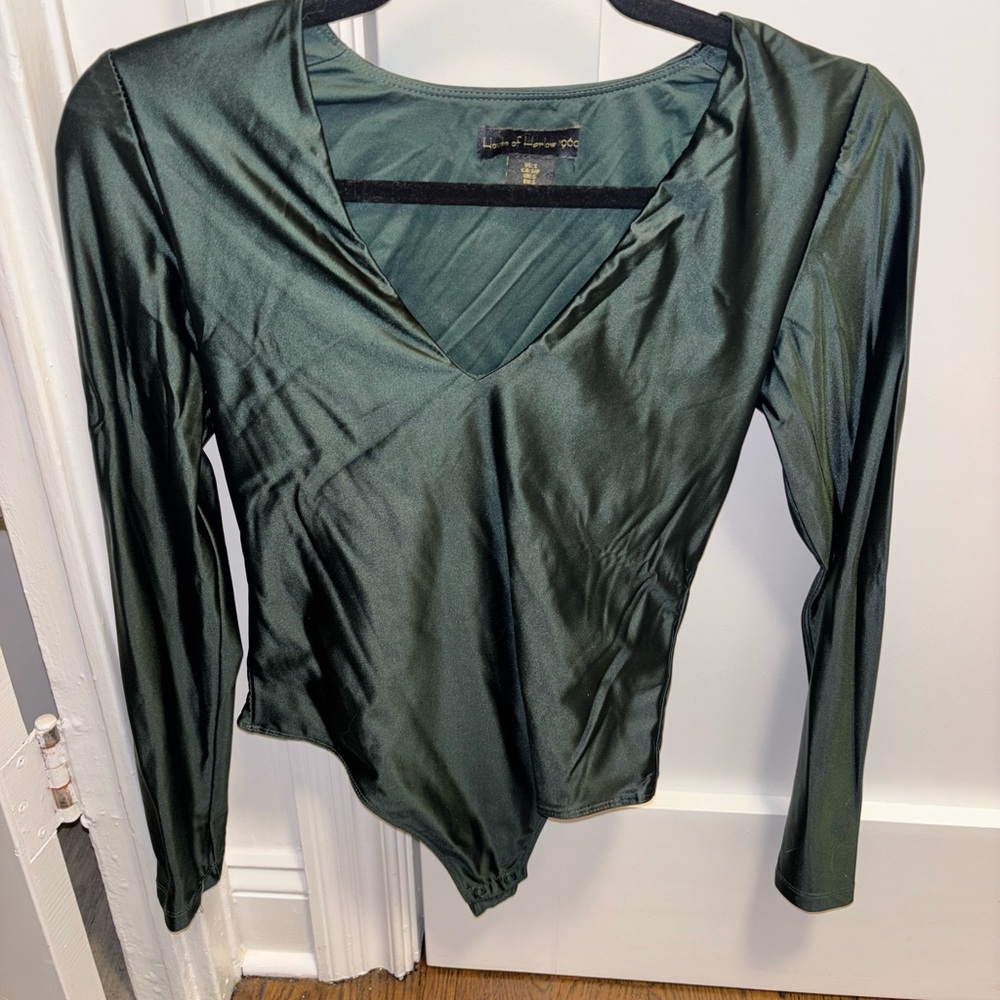 HOUSE OF HARLOW 1960 V Neck Bodysuit - Picture 3 of 10